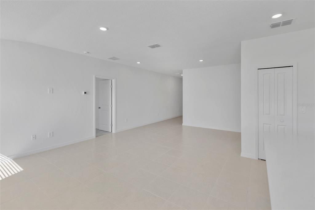 В аренду: $2,200 (3 спален, 2 ванн, 1459 Квадратных фут)