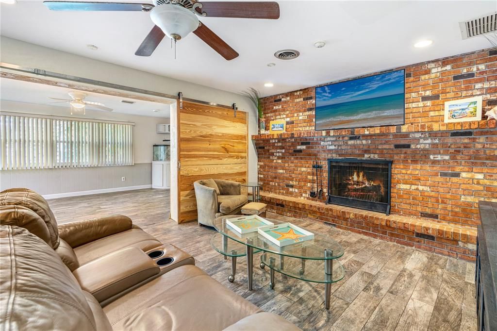 Active With Contract: $475,000 (3 beds, 2 baths, 2314 Square Feet)