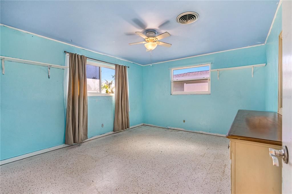 Active With Contract: $475,000 (3 beds, 2 baths, 2314 Square Feet)