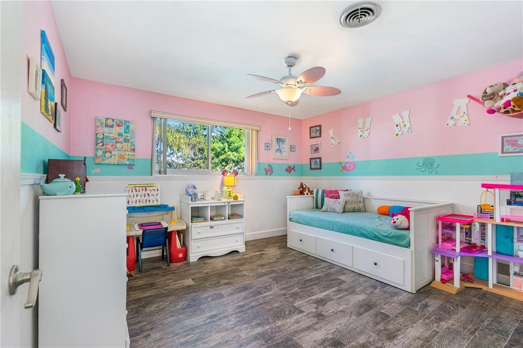 Active With Contract: $475,000 (3 beds, 2 baths, 2314 Square Feet)