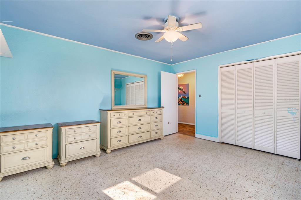 Active With Contract: $475,000 (3 beds, 2 baths, 2314 Square Feet)