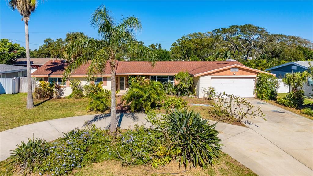 Active With Contract: $475,000 (3 beds, 2 baths, 2314 Square Feet)