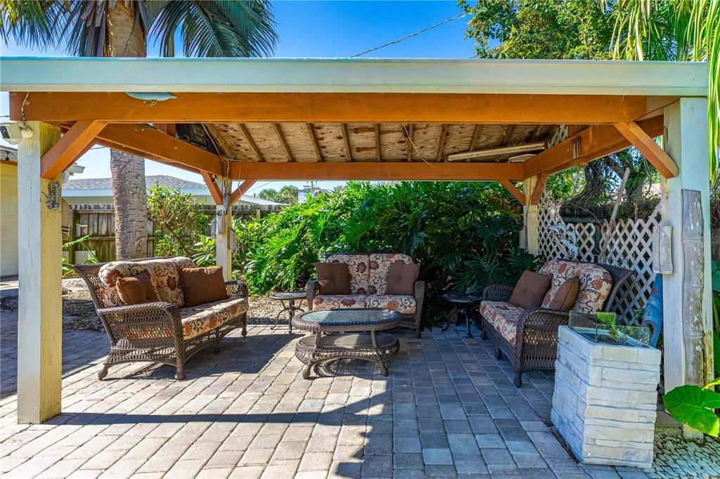 Active With Contract: $475,000 (3 beds, 2 baths, 2314 Square Feet)