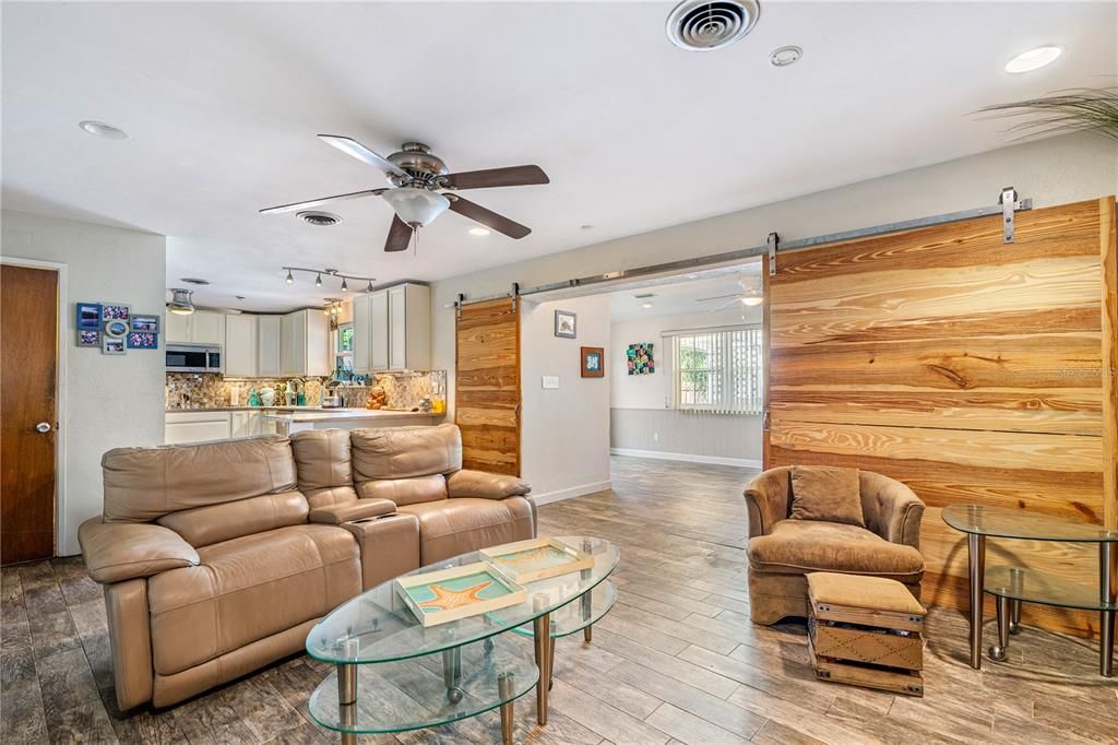 Active With Contract: $475,000 (3 beds, 2 baths, 2314 Square Feet)