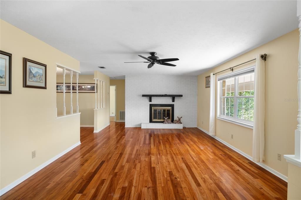 En Venta: $524,900 (3 camas, 2 baños, 1495 Pies cuadrados)