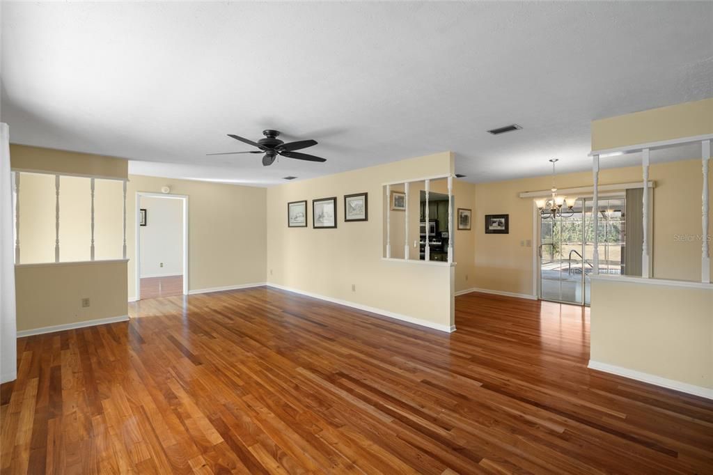 En Venta: $524,900 (3 camas, 2 baños, 1495 Pies cuadrados)