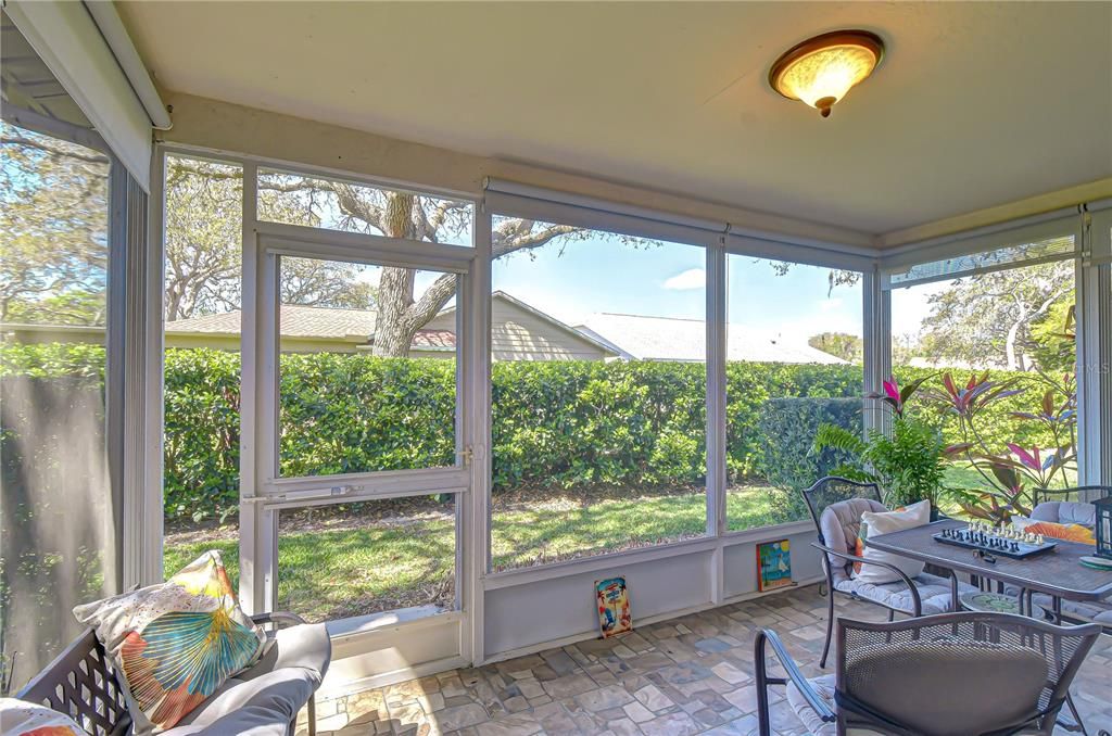 For Sale: $325,000 (2 beds, 2 baths, 1380 Square Feet)