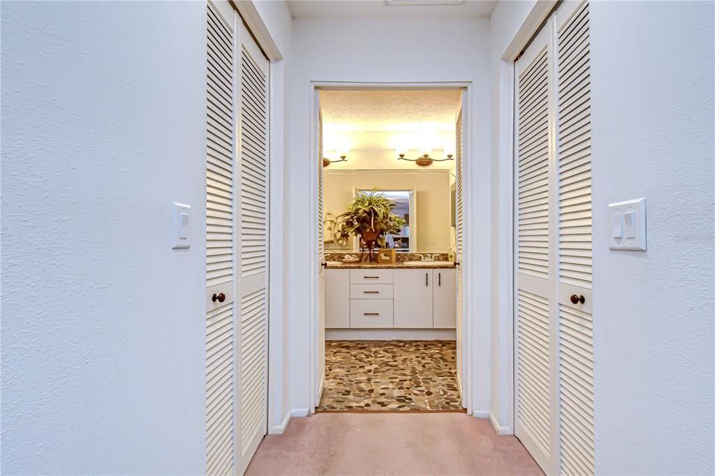 For Sale: $325,000 (2 beds, 2 baths, 1380 Square Feet)