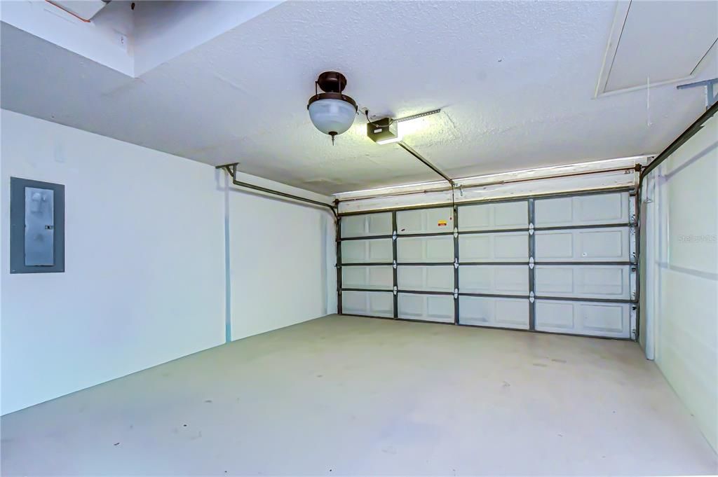 For Sale: $325,000 (2 beds, 2 baths, 1380 Square Feet)