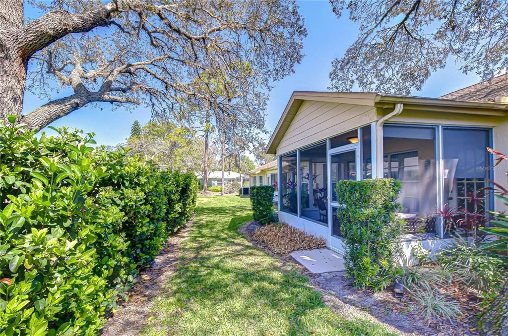 For Sale: $325,000 (2 beds, 2 baths, 1380 Square Feet)