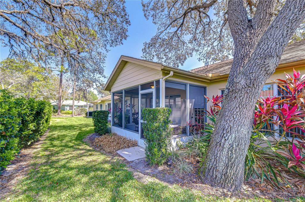 For Sale: $325,000 (2 beds, 2 baths, 1380 Square Feet)