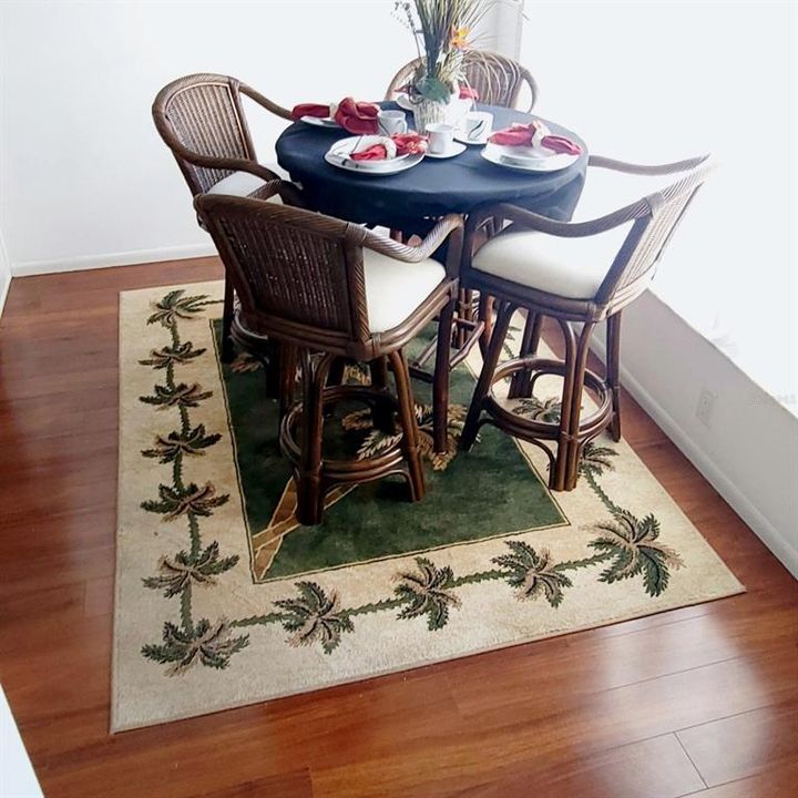 For Sale: $325,000 (2 beds, 2 baths, 1380 Square Feet)