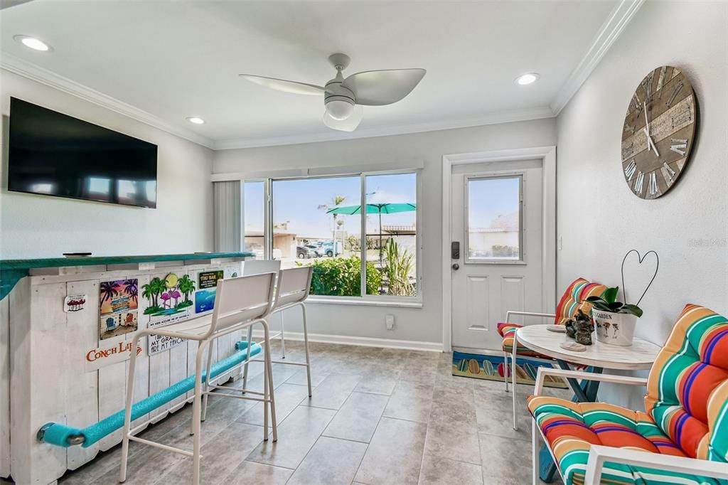 На продажу: $349,900 (2 спален, 2 ванн, 1400 Квадратных фут)