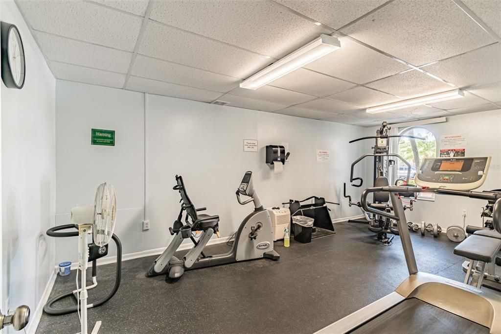 На продажу: $349,900 (2 спален, 2 ванн, 1400 Квадратных фут)