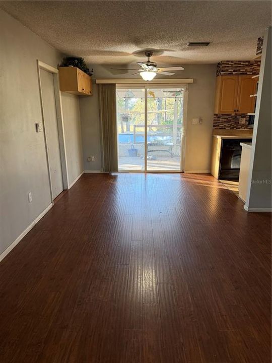 For Sale: $220,000 (3 beds, 1 baths, 1208 Square Feet)