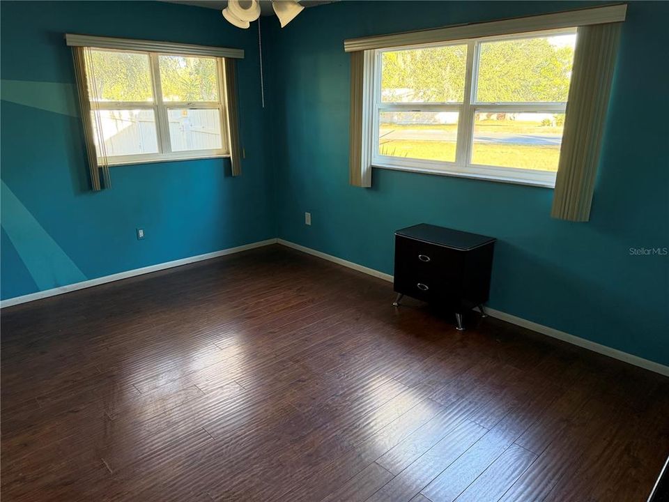 For Sale: $220,000 (3 beds, 1 baths, 1208 Square Feet)