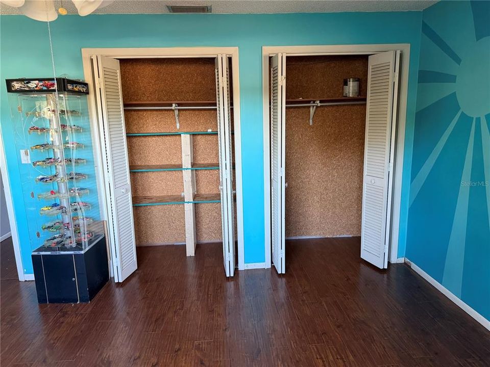 For Sale: $220,000 (3 beds, 1 baths, 1208 Square Feet)