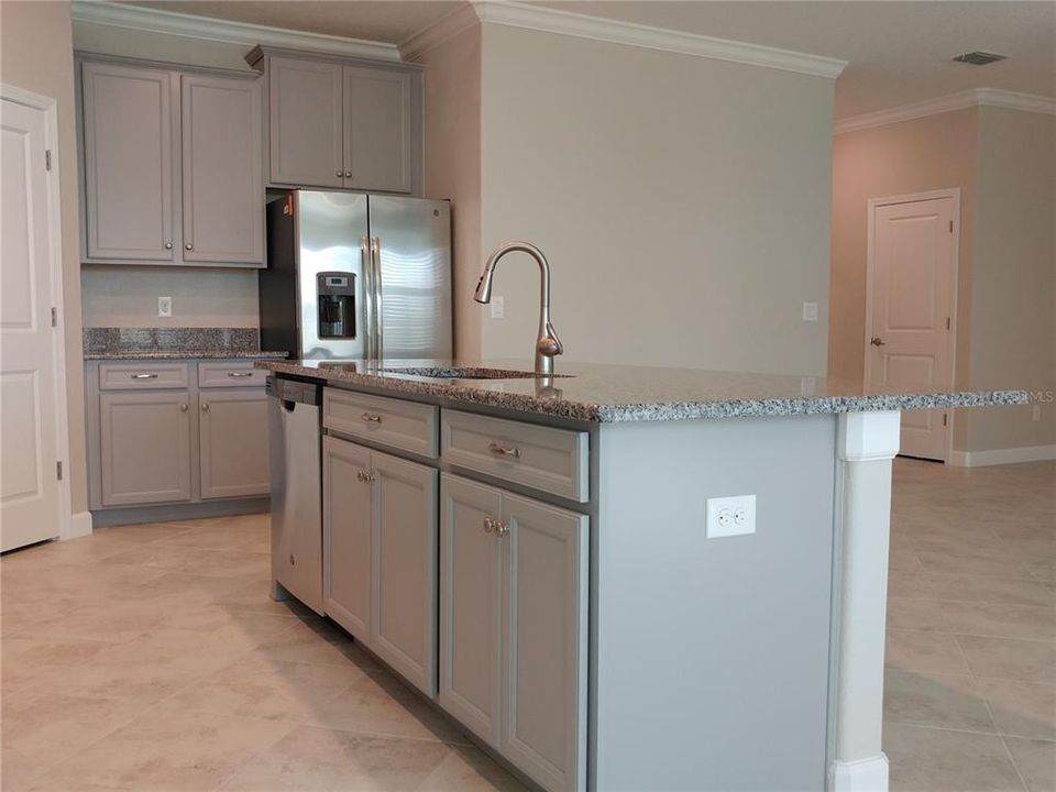 En Renta: $2,800 (4 camas, 2 baños, 2334 Pies cuadrados)