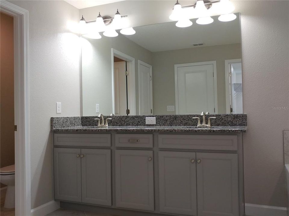 En Renta: $2,800 (4 camas, 2 baños, 2334 Pies cuadrados)