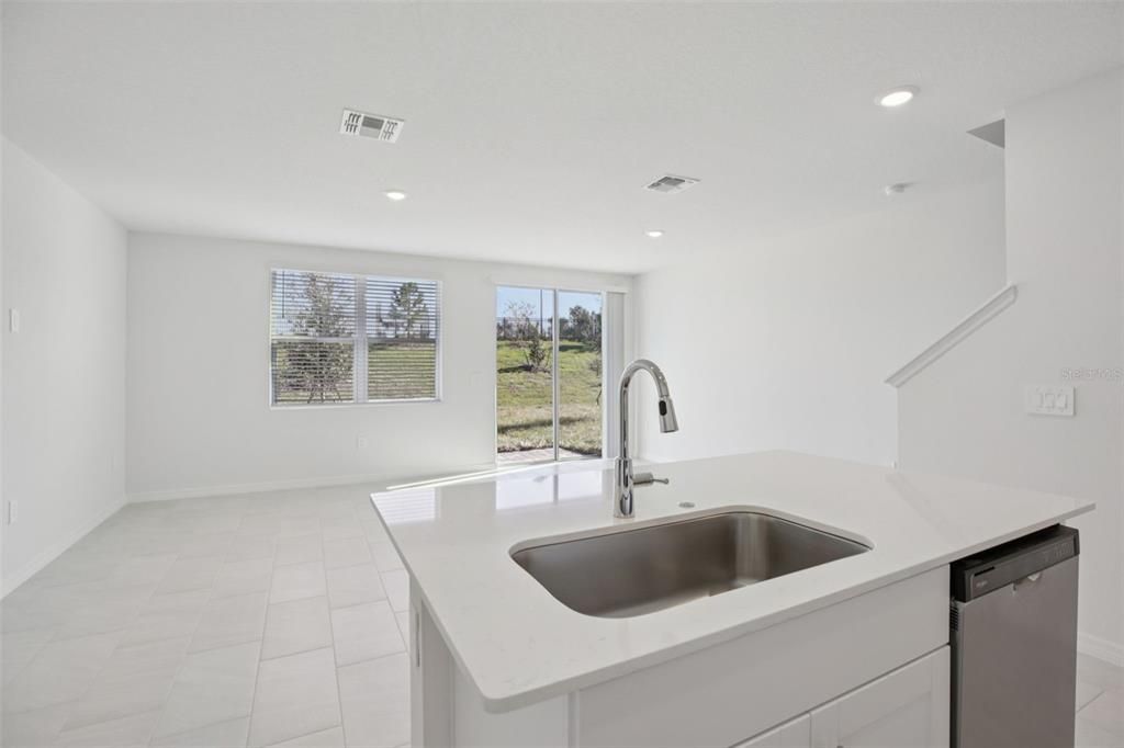 На продажу: $271,000 (3 спален, 2 ванн, 1485 Квадратных фут)