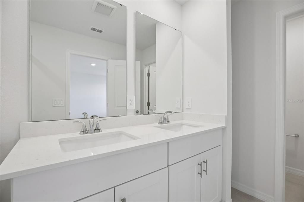 На продажу: $271,000 (3 спален, 2 ванн, 1485 Квадратных фут)