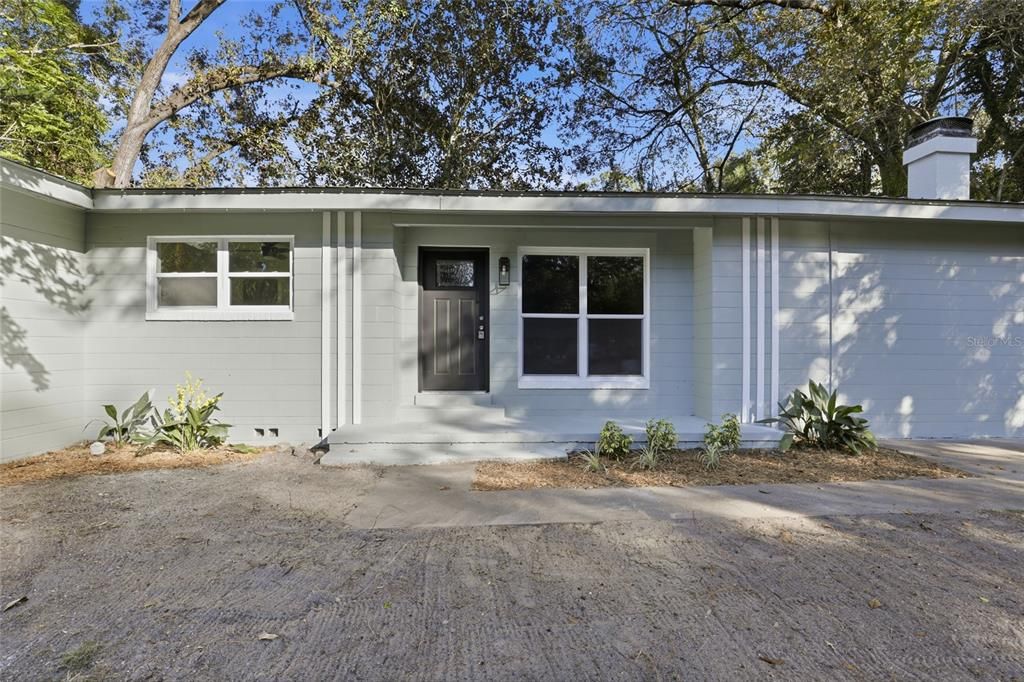 合同活跃: $314,900 (3 贝兹, 2 浴室, 1382 平方英尺)