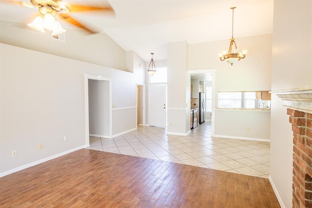 待售: $405,000 (3 贝兹, 2 浴室, 1524 平方英尺)