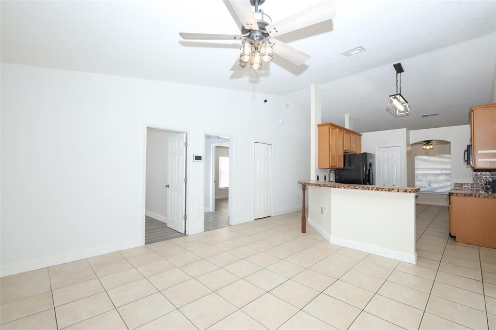 En Venta: $439,000 (3 camas, 2 baños, 1640 Pies cuadrados)