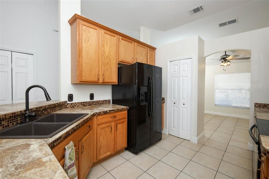 En Venta: $439,000 (3 camas, 2 baños, 1640 Pies cuadrados)