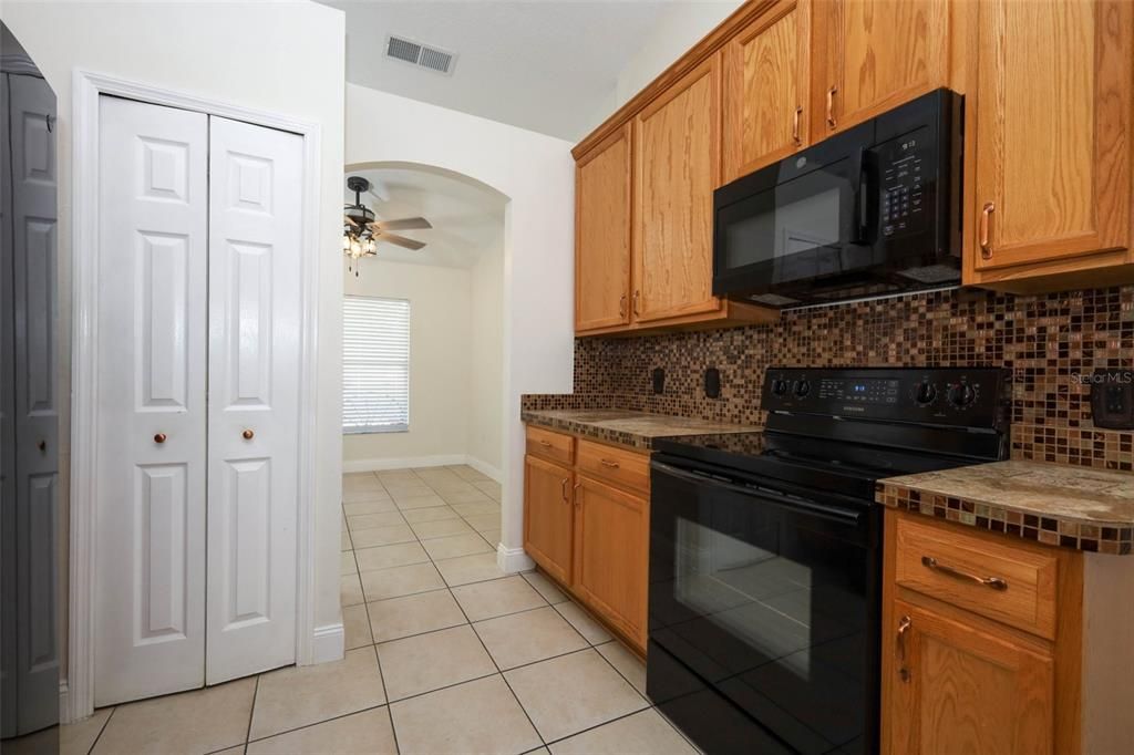 En Venta: $439,000 (3 camas, 2 baños, 1640 Pies cuadrados)