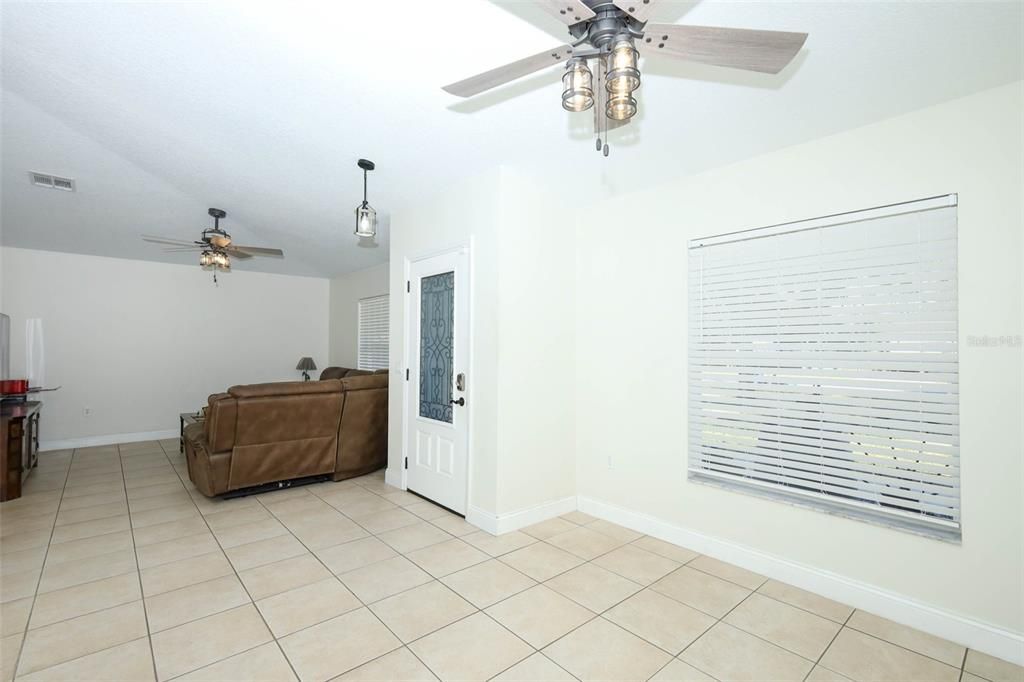 En Venta: $439,000 (3 camas, 2 baños, 1640 Pies cuadrados)