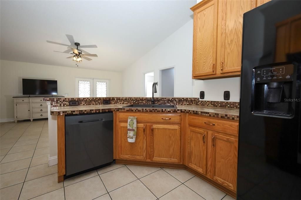 En Venta: $439,000 (3 camas, 2 baños, 1640 Pies cuadrados)