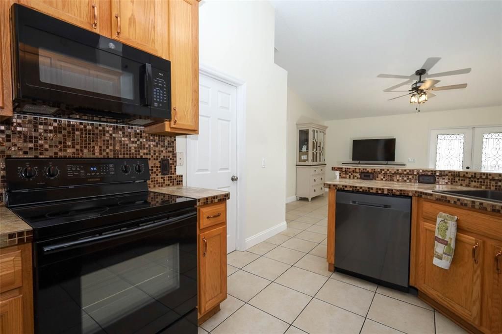 En Venta: $439,000 (3 camas, 2 baños, 1640 Pies cuadrados)