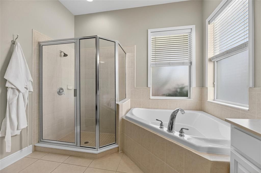 For Sale: $634,999 (4 beds, 2 baths, 2487 Square Feet)