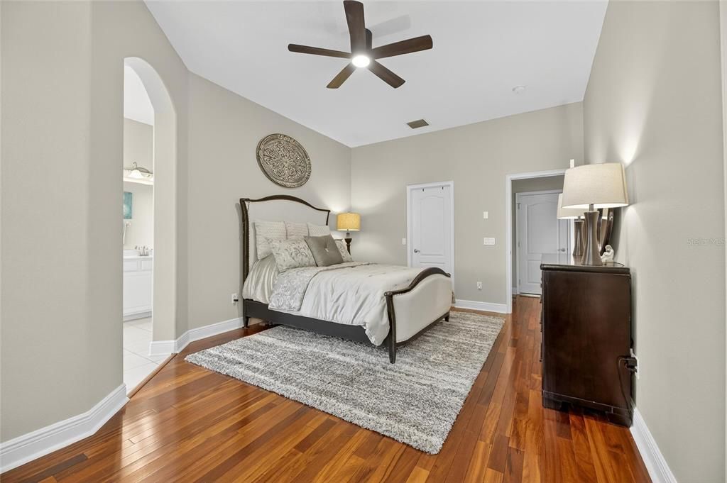 For Sale: $634,999 (4 beds, 2 baths, 2487 Square Feet)