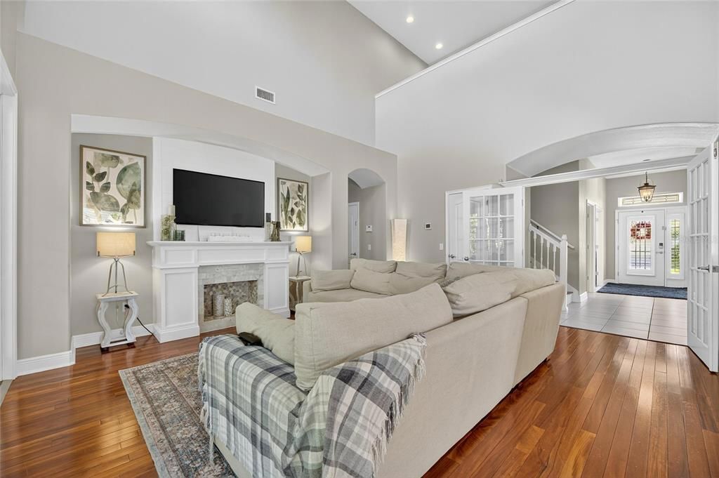 For Sale: $634,999 (4 beds, 2 baths, 2487 Square Feet)