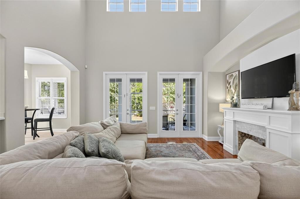 For Sale: $634,999 (4 beds, 2 baths, 2487 Square Feet)