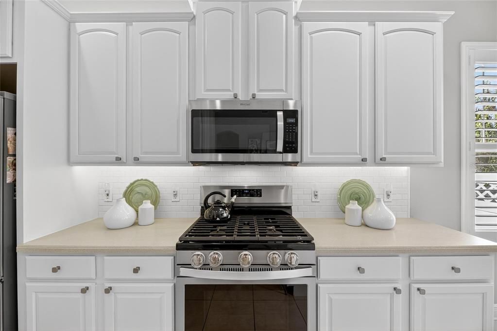 For Sale: $634,999 (4 beds, 2 baths, 2487 Square Feet)