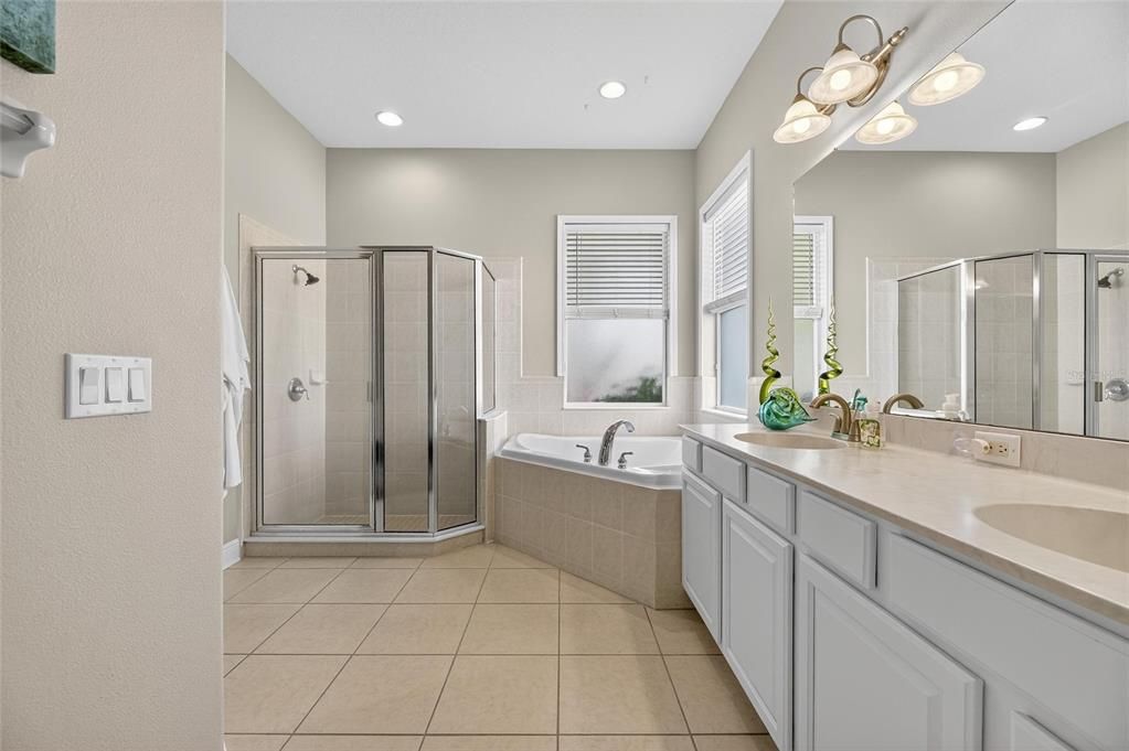 For Sale: $634,999 (4 beds, 2 baths, 2487 Square Feet)