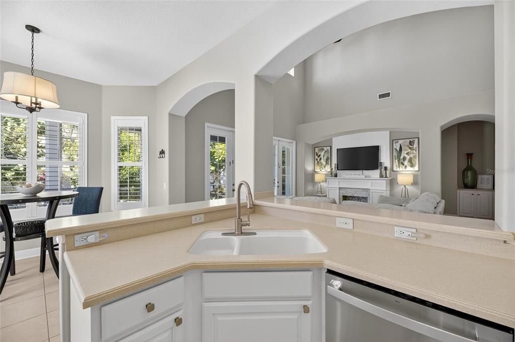 For Sale: $634,999 (4 beds, 2 baths, 2487 Square Feet)