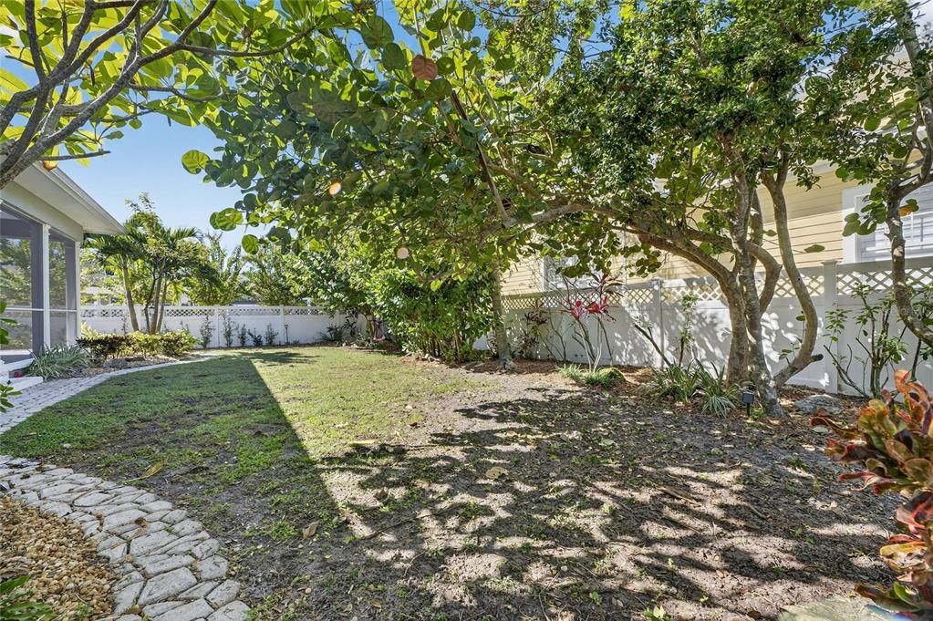 For Sale: $634,999 (4 beds, 2 baths, 2487 Square Feet)