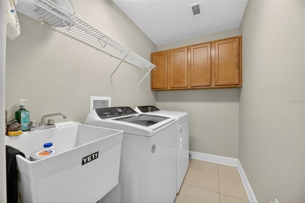 For Sale: $634,999 (4 beds, 2 baths, 2487 Square Feet)