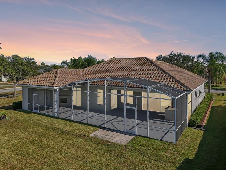 En Venta: $700,000 (3 camas, 2 baños, 2472 Pies cuadrados)