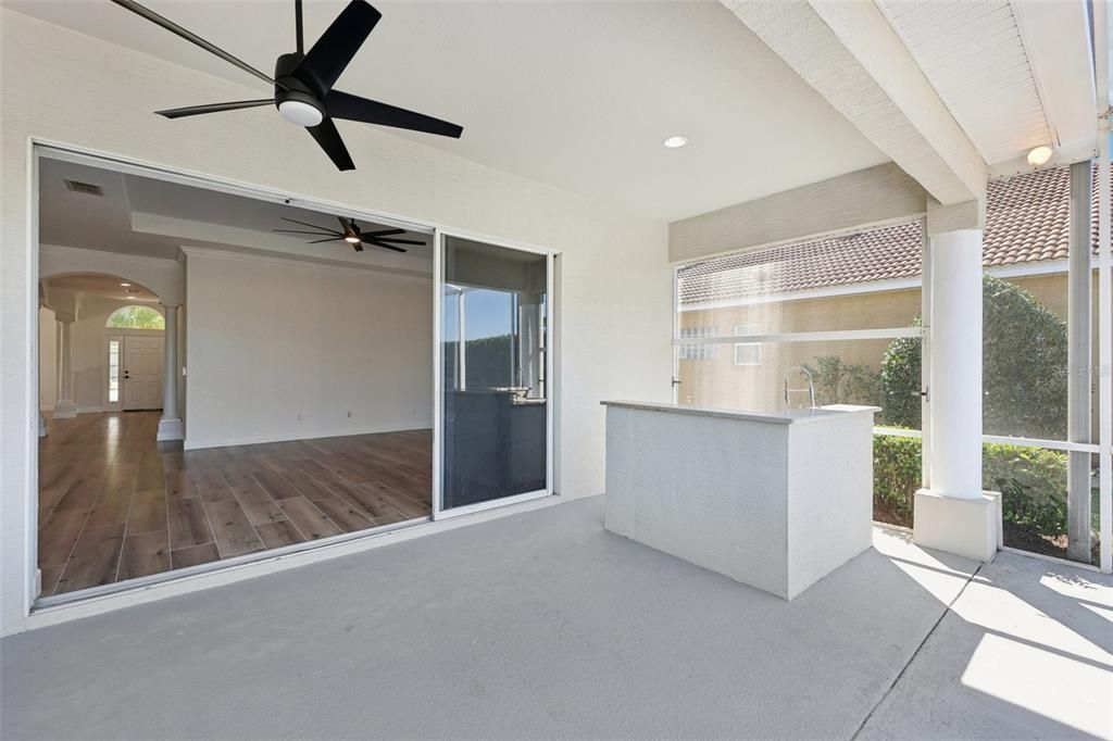 En Venta: $700,000 (3 camas, 2 baños, 2472 Pies cuadrados)