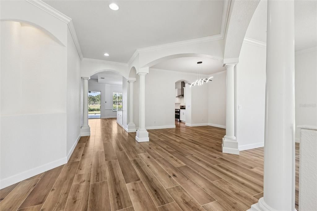 En Venta: $700,000 (3 camas, 2 baños, 2472 Pies cuadrados)