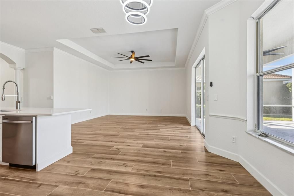 En Venta: $700,000 (3 camas, 2 baños, 2472 Pies cuadrados)