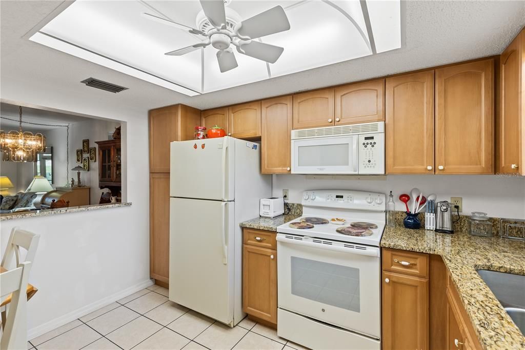 For Sale: $205,000 (2 beds, 2 baths, 1110 Square Feet)