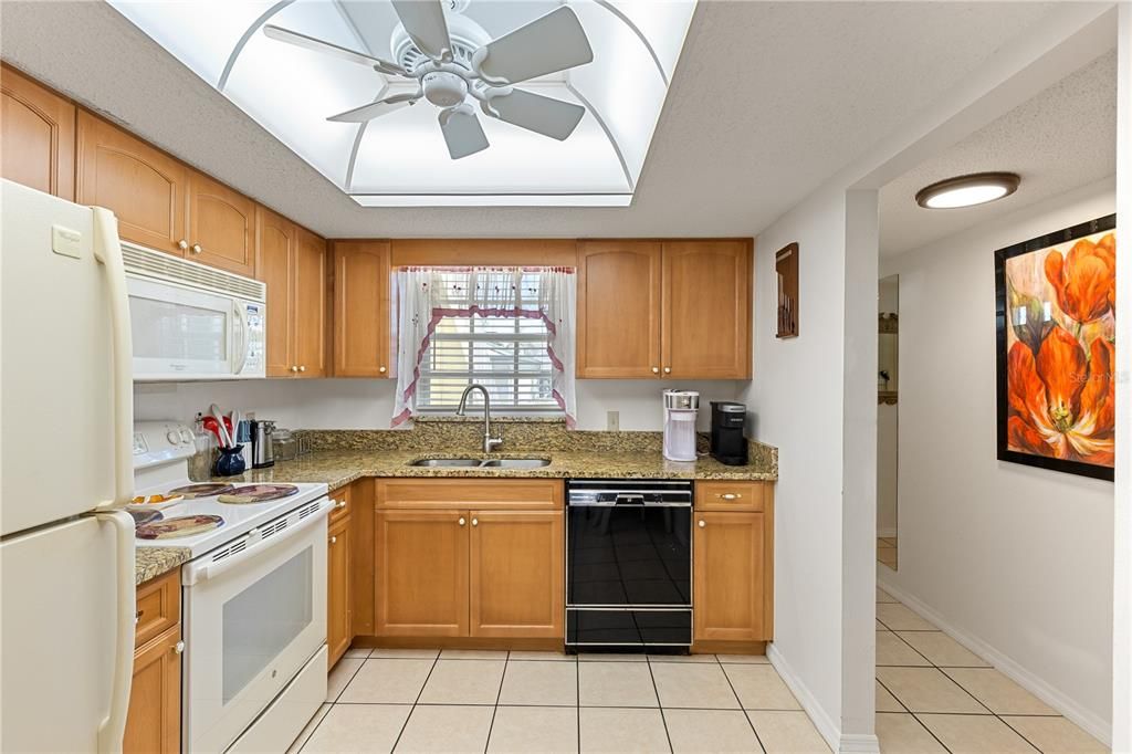 For Sale: $205,000 (2 beds, 2 baths, 1110 Square Feet)