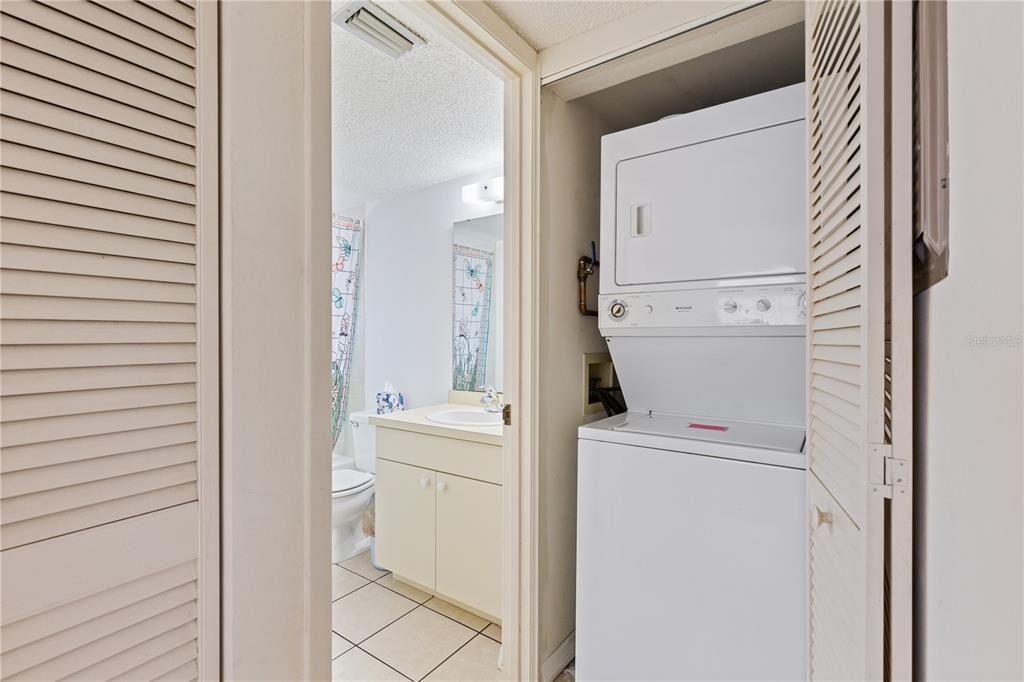 For Sale: $205,000 (2 beds, 2 baths, 1110 Square Feet)