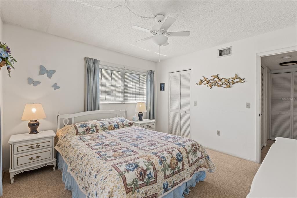 For Sale: $205,000 (2 beds, 2 baths, 1110 Square Feet)